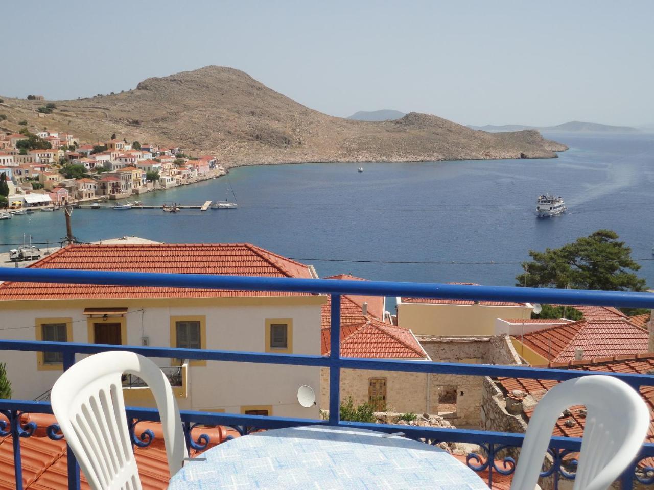 Villa Yorgos Chalki Town エクステリア 写真