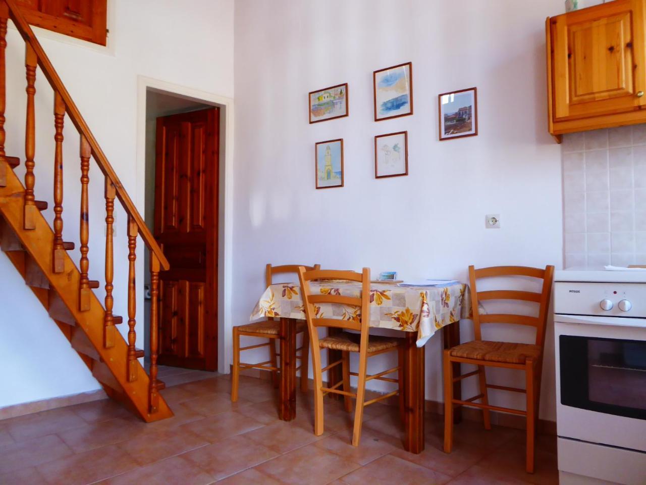 Villa Yorgos Chalki Town エクステリア 写真
