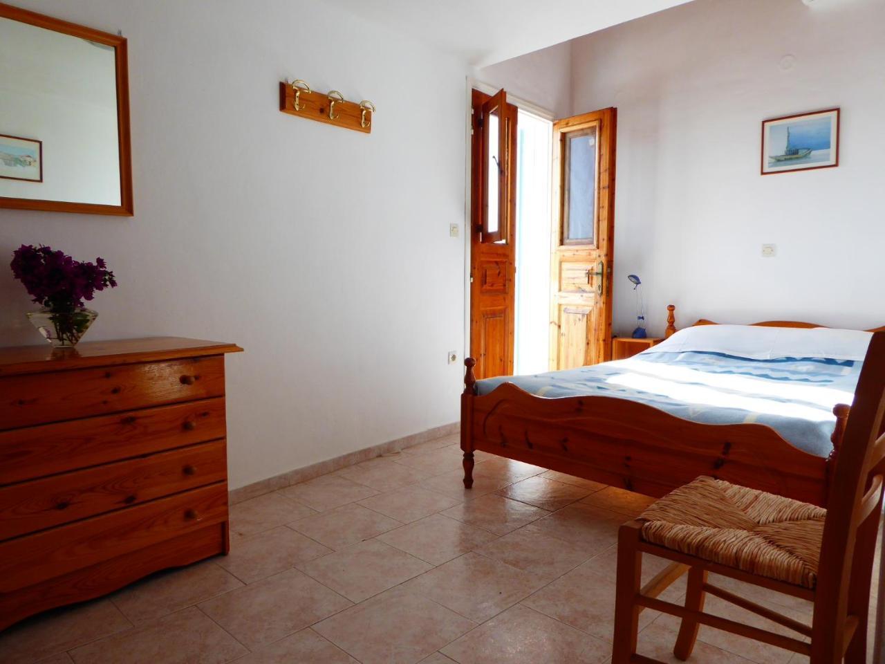 Villa Yorgos Chalki Town エクステリア 写真