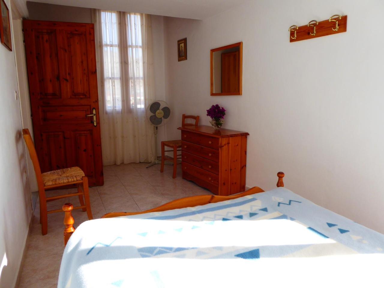 Villa Yorgos Chalki Town エクステリア 写真